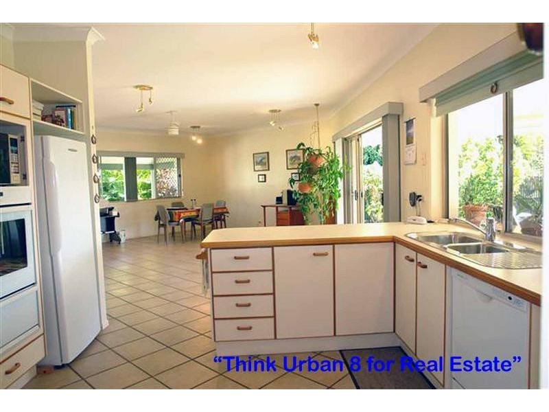 11 Preston Place, Brookfield QLD 4069